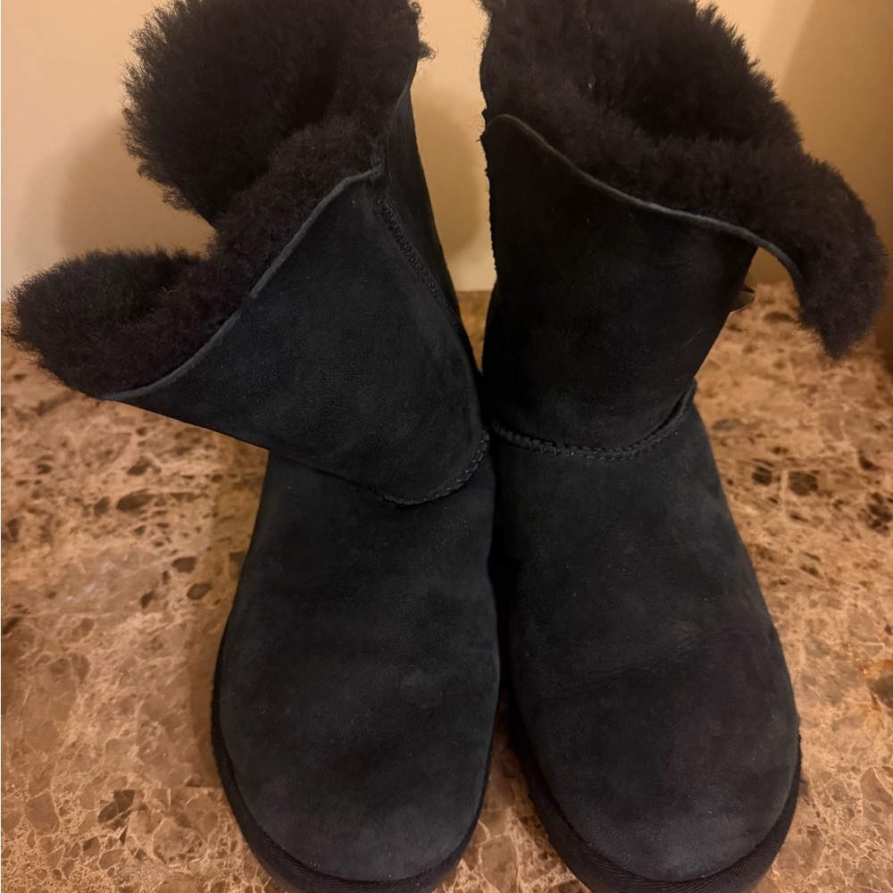 UGG Women's Black Winter Boots Bailey button II big rhinestone!